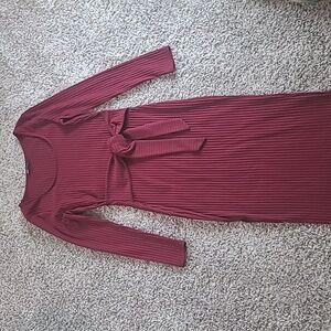 Elegant Burgundy Long Sleeve Dress